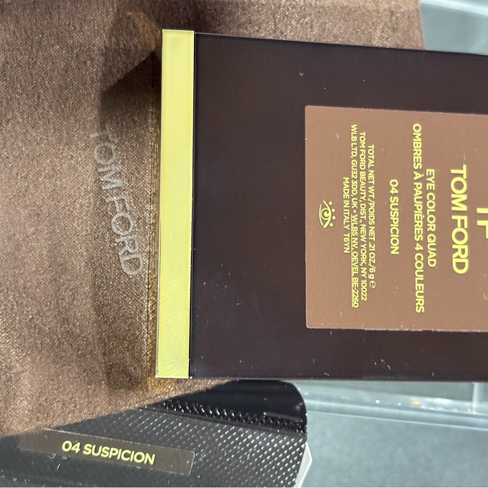Tom Ford Black and Gold Compact Eye Quad - Picture 4 of 12